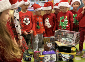 "Mikołajki" i wizyta Św. Mikołaja w przedszkolu