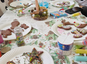 "Pierniczkowe warsztaty świąteczne" - świąteczne spotkanie z rodzicami w grupie "Słoneczka"