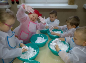 "Stokrotki" robią sztuczny śnieg