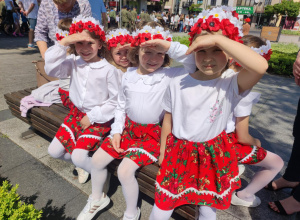 "Święto Flagi" występ "Żabek"