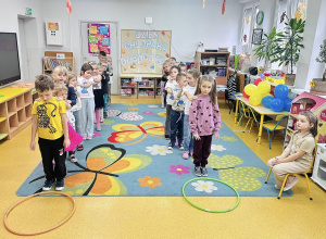 "Dzień Chłopaka i Dziewczynki" w grupach "Motyki" i "Jeżyki"