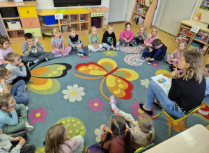Zajęcia edukacyjno-wychowawcze w ramach „Tygodnia o budowaniu relacji” w grupie "Motylki"