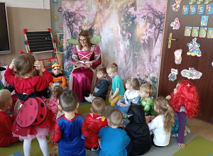 "Dzień Postaci z Bajek" w grupie "Słoneczka"
